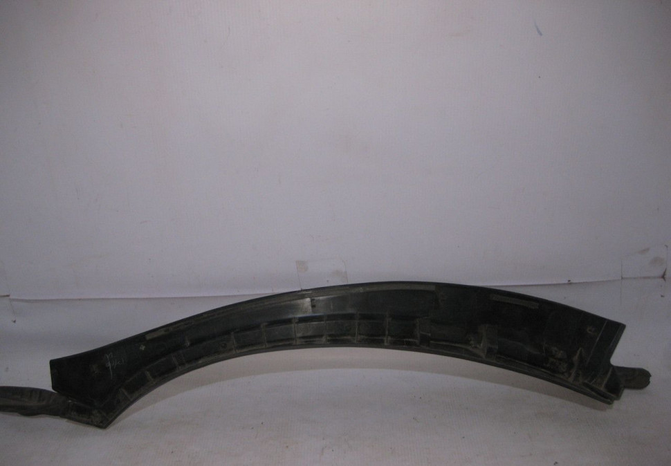 Уплотнитель двери задний правый Lexus RX4 oem 6785748030 (скл-3)