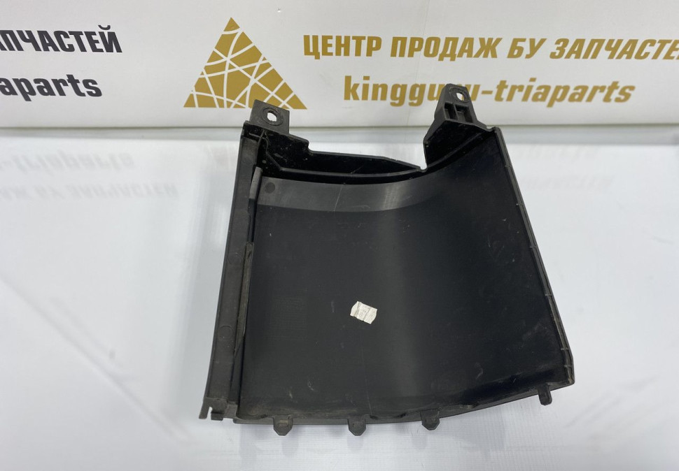 Клык заднего бампера левая Volkswagen Transporter T6 2015 OEM 7E0807321E