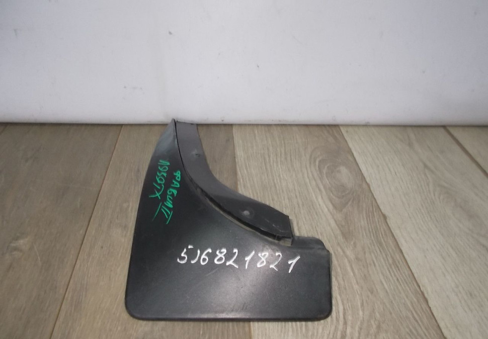 Брызговик задний левый бу Skoda Fabia 2 OEM 5J6821821