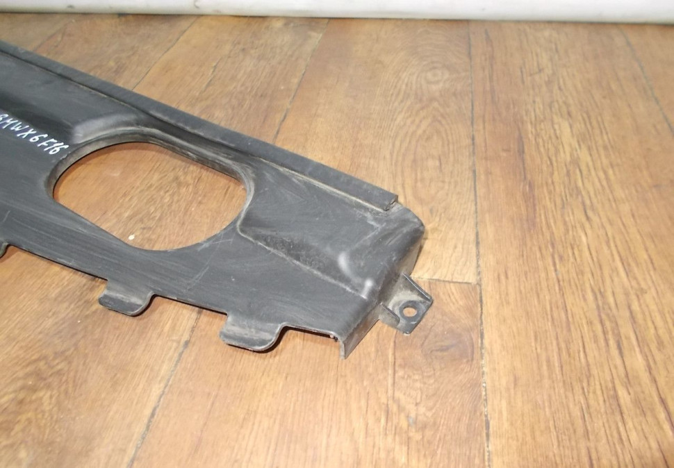 Накладка передней панели бу BMW X6 F16 OEM 51647326554 Накладка передней панели бу BMW X6 F16 OEM 51647326554