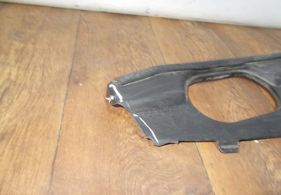 Накладка передней панели бу BMW X6 F16 OEM 51647326554 Накладка передней панели бу BMW X6 F16 OEM 51647326554