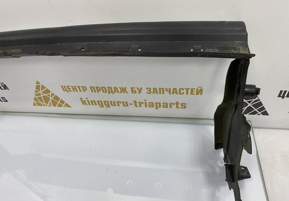 Воздуховод радиатора нижний BMW 5 G30 OEM 51747383846 Воздуховод радиатора нижний BMW 5 G30 OEM 51747383846