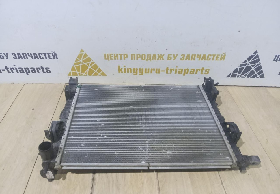 Радиатор охлаждения Renault Kaptur OEM 214108042R