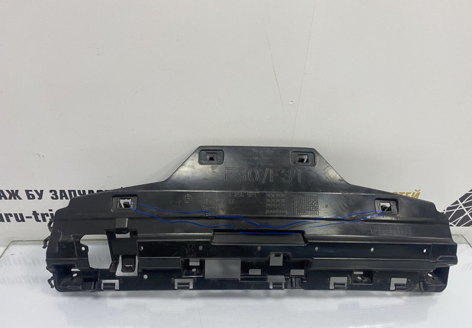 Кронштейн заднего бампера нижний BMW 3 F30 OEM 51127256921