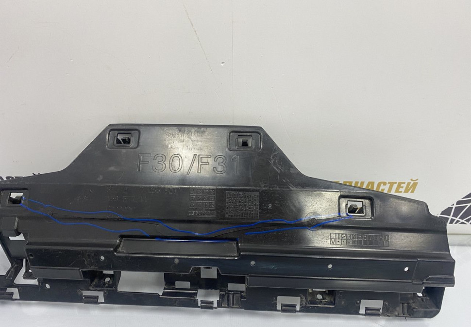 Кронштейн заднего бампера нижний BMW 3 F30 OEM 51127256921 Кронштейн заднего бампера нижний BMW 3 F30 OEM 51127256921
