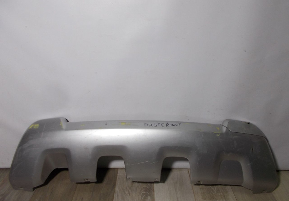 Накладка заднего бампера бу Renault Duster рестайлинг OEM 850706023R