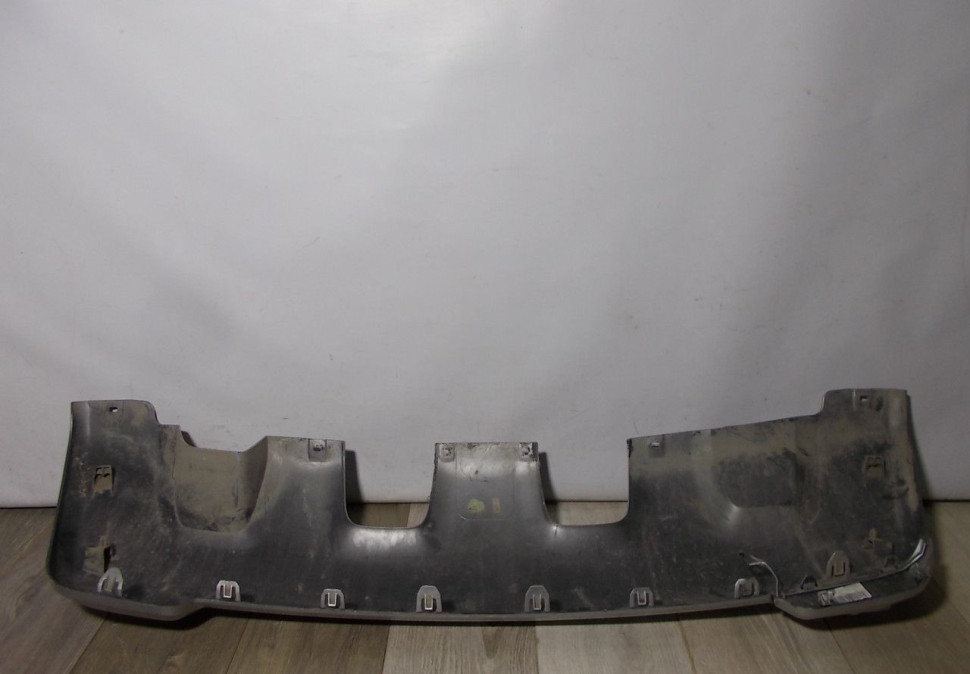 Накладка заднего бампера бу Renault Duster рестайлинг OEM 850706023R