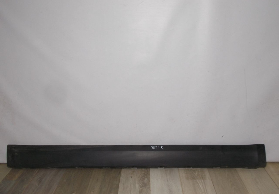 Порог правый бу Skoda Yeti OEM 5L0853856C