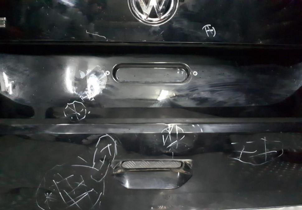 Крышка багажника Volkswagen Multivan T6 oem 7E5827025F