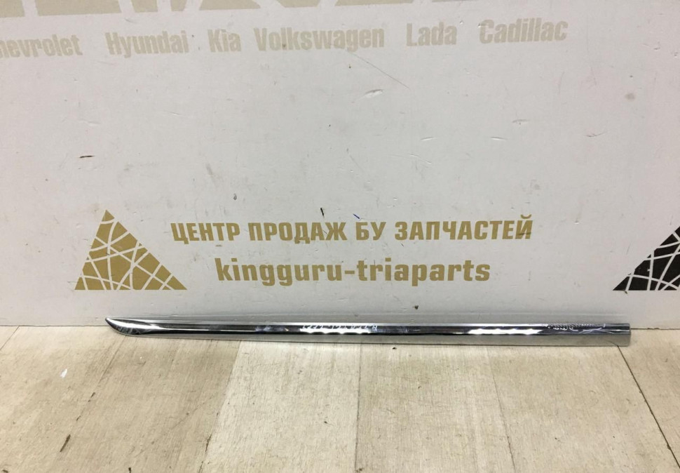 Молдинг двери задней правой BMW 7 G12 OEM 51137364354