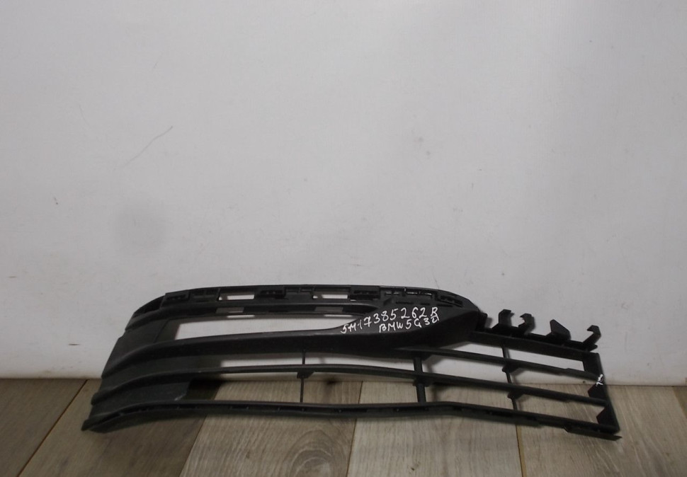 Решетка переднего бампера правая бу BMW 5 G30 OEM 51117385262