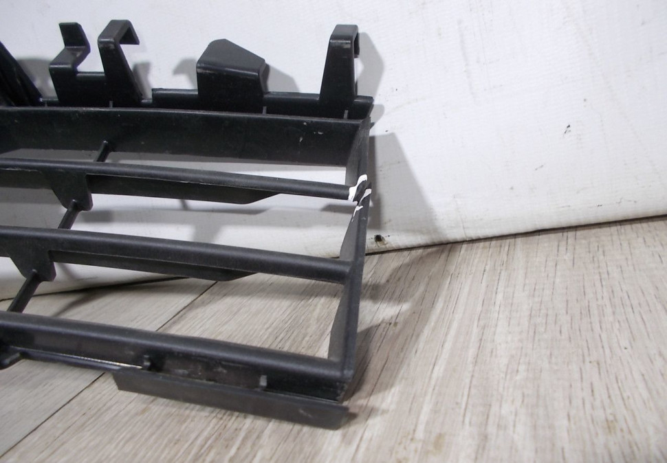 Решетка переднего бампера правая бу BMW 5 G30 OEM 51117385262