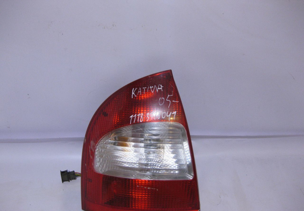 Фонарь левый Lada Kalina (трещ.) oem 11183716041 (скл-3)