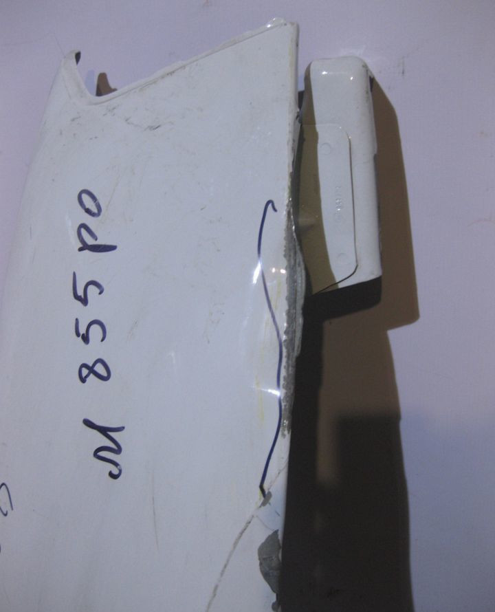 Крыло переднее правое Lada Largus (вмятина) (скл-3) Крыло переднее правое Lada Largus (вмятина) (скл-3)