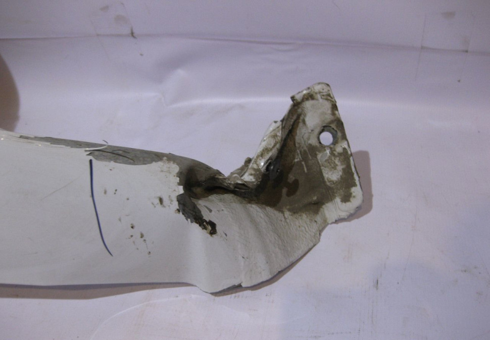 Крыло переднее правое Lada Largus (вмятина) (скл-3) Крыло переднее правое Lada Largus (вмятина) (скл-3)