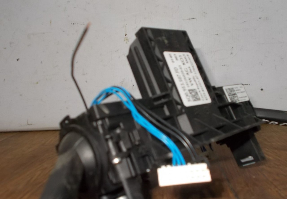 Ручка переключения стеклоочистителя бу Skoda Octavia A7 OEM 5Q0953507FD Ручка переключения стеклоочистителя бу Skoda Octavia A7 OEM 5Q0953507FD