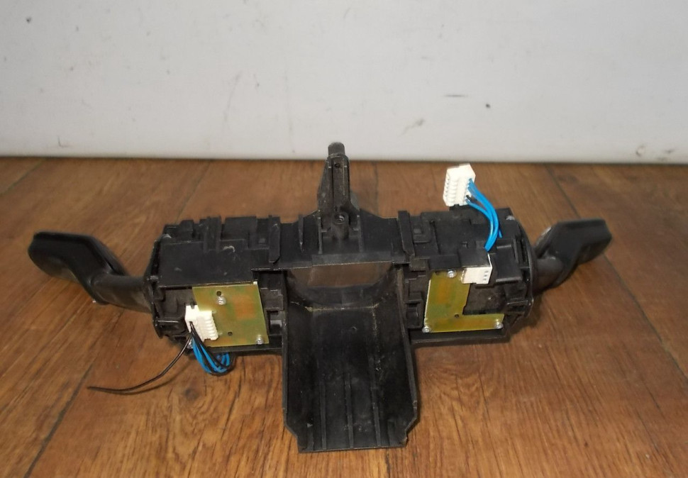 Ручка переключения стеклоочистителя бу Skoda Octavia A7 OEM 5Q0953507FD Ручка переключения стеклоочистителя бу Skoda Octavia A7 OEM 5Q0953507FD