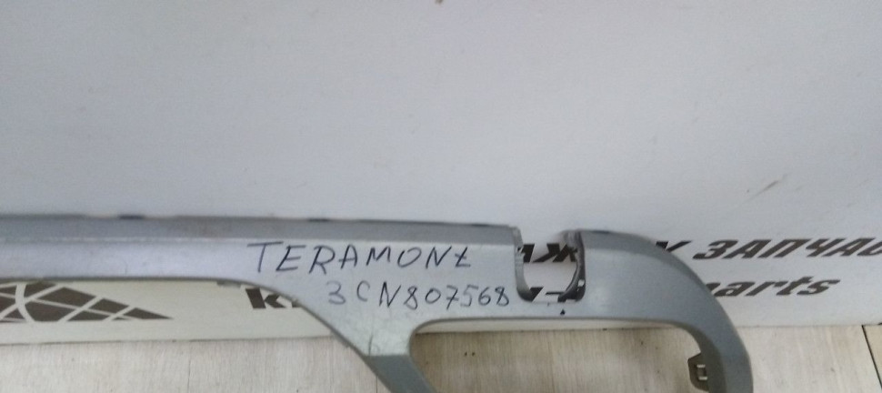 Накладка заднего бампера Volkswagen Teramont oem 3cn807568