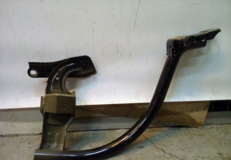 Петля крышки багажника правая Volkswagen Passat B7 Oem 3C5827302A