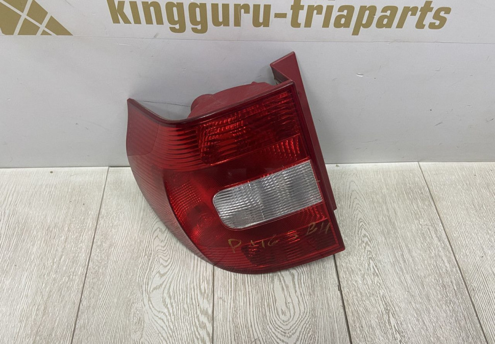 Фонарь левый Skoda Yeti до рестайлинг OEM 5L0945095