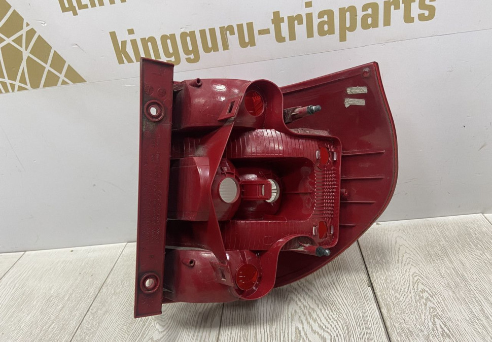 Фонарь левый Skoda Yeti до рестайлинг OEM 5L0945095