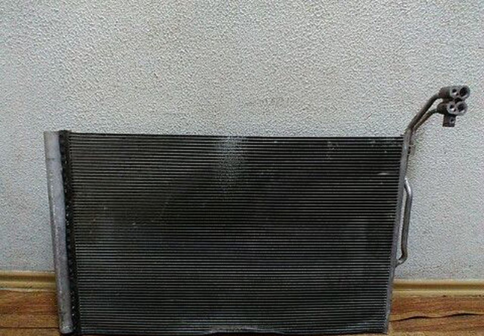 Радиатор кондиционера Volkswagen Touareg (11>) oem 7p0828411a