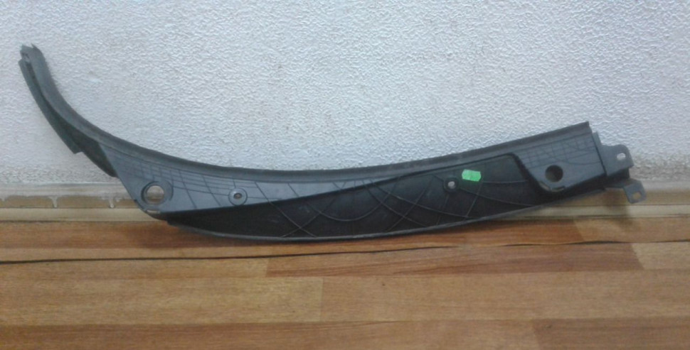 Накладка жабо левая часть Lada Granta oem 21908212735 (скл-3) Накладка жабо левая часть Lada Granta oem 21908212735 (скл-3)