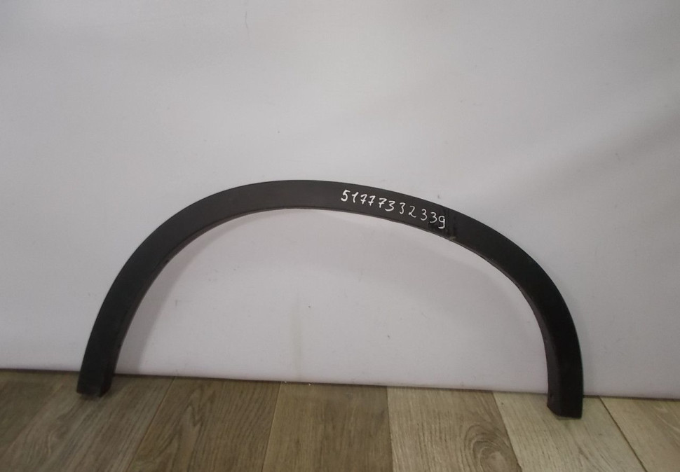 Молдинг крыла задний левый бу BMW X1 F48 OEM 51777332339
