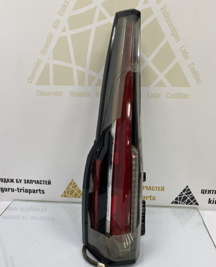 Фонарь задний левый Cadillac Escalade 4 2015 oem 84211922 Фонарь задний левый Cadillac Escalade 4 2015 oem 84211922