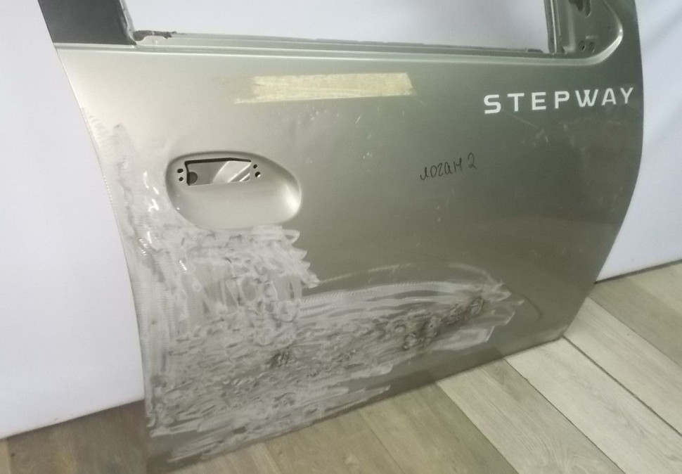 Дверь передняя правая бу Renault Logan 2 OEM 801007952R