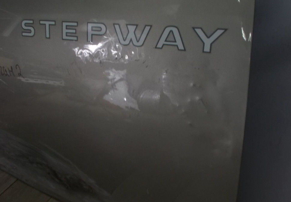 Дверь передняя правая бу Renault Logan 2 OEM 801007952R