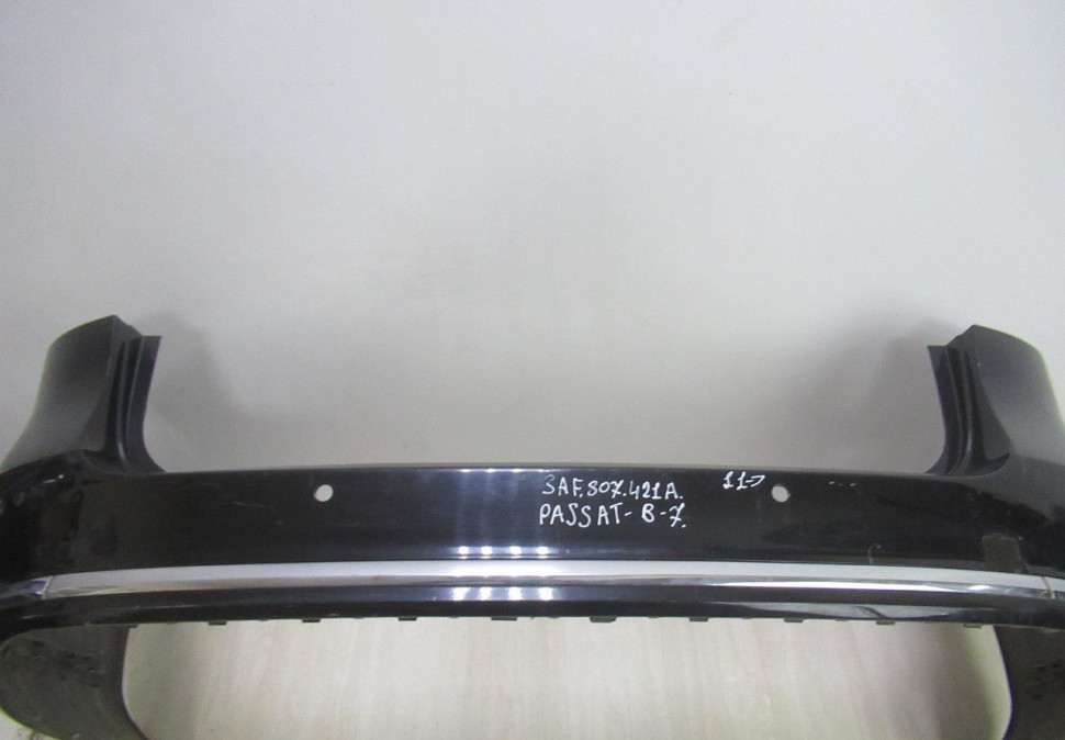 Бампер задний Volkswagen Passat B7 универсал oem 3af807421a (небольшие вмятины) Бампер задний Volkswagen Passat B7 универсал oem 3af807421a (небольшие вмятины)