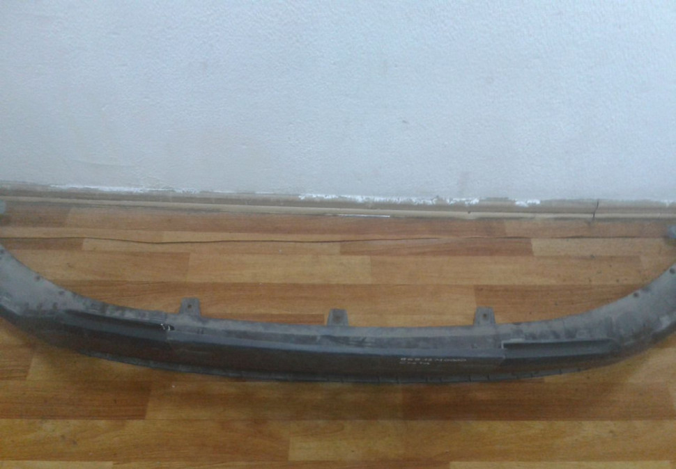 Спойлер переднего бампера Hyundai Creta oem 86512m0000 (мал.трещина)