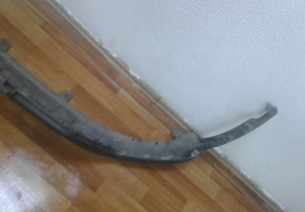 Спойлер переднего бампера Hyundai Creta oem 86512m0000 (мал.трещина)