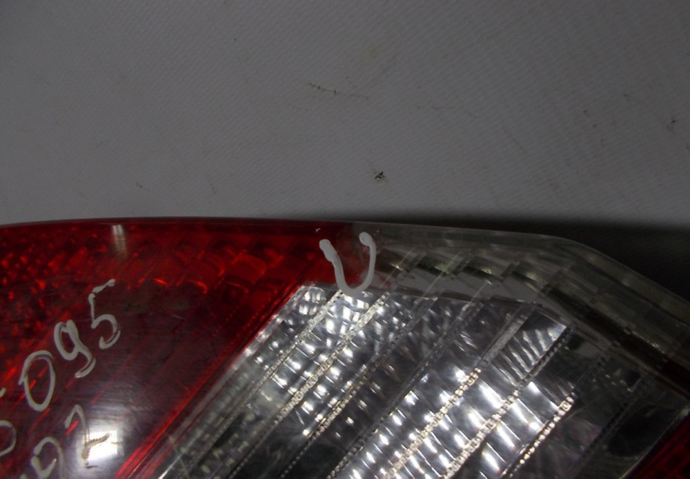 Фонарь левый бу Skoda Fabia 2 OEM 5J6945095