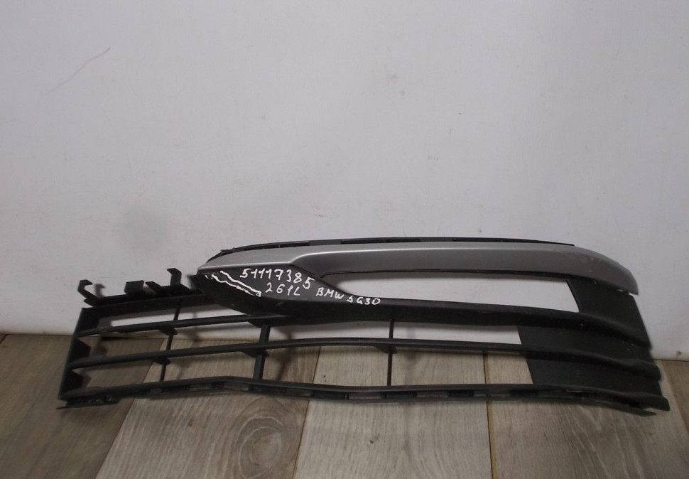 Решетка переднего бампера левая бу BMW 5 G30 OEM 51117385261