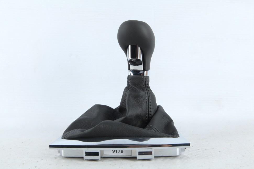 Ручка переключения МКПП с чехлом Opel Antara 2010 OEM 20809178 Ручка переключения МКПП с чехлом Opel Antara 2010 OEM 20809178