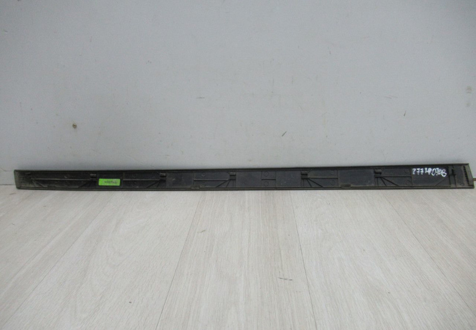 Накладка двери передняя правая Hyundai Tucson 3 oem 87724d7000 Накладка двери передняя правая Hyundai Tucson 3 oem 87724d7000