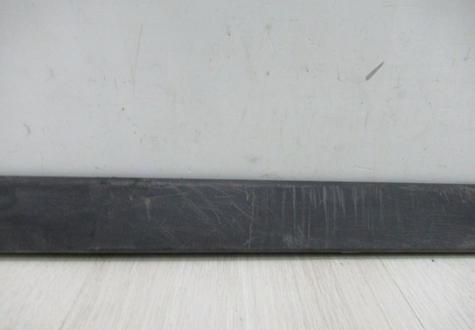 Накладка двери передняя правая Hyundai Tucson 3 oem 87724d7000
