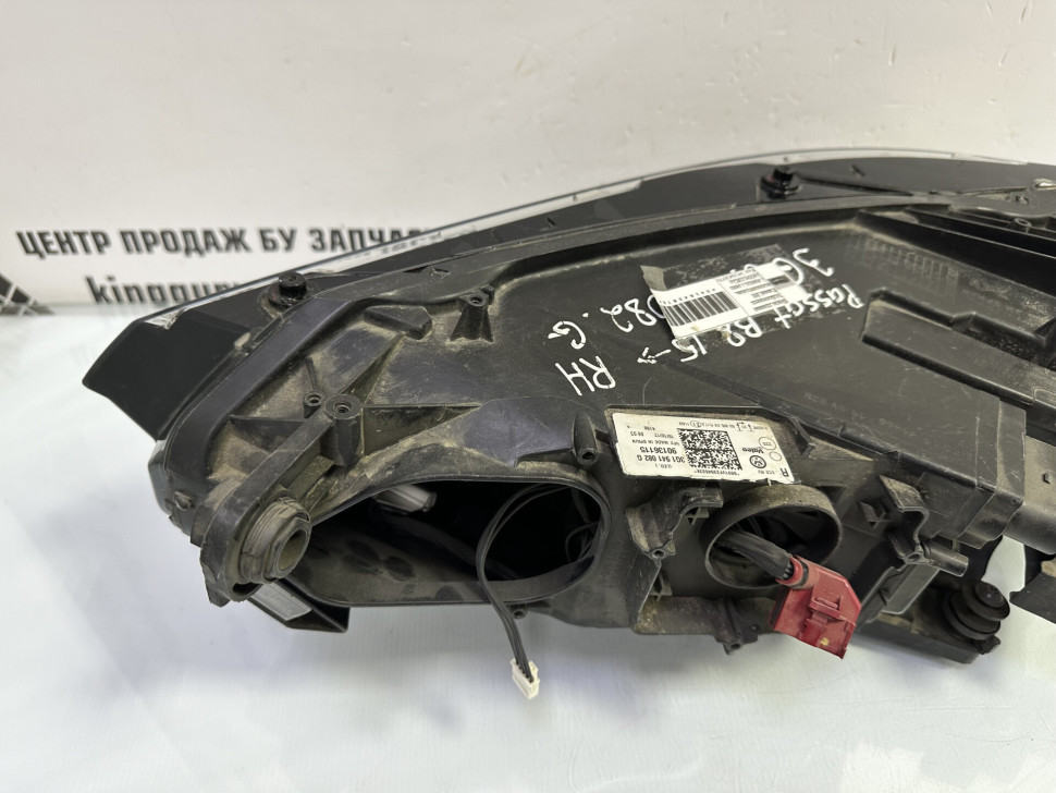 Фара правая LED Volkswagen Passat B8 2014 дорестайлинг OEM 3G1941082G