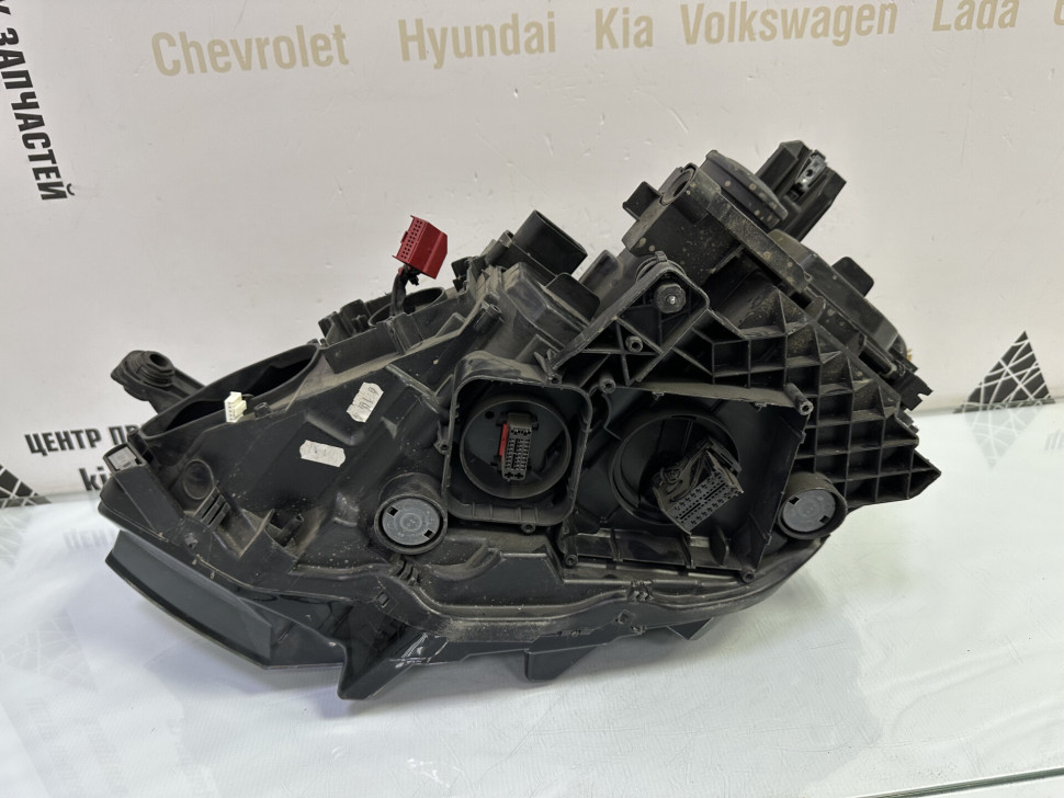 Фара правая LED Volkswagen Passat B8 2014 дорестайлинг OEM 3G1941082G