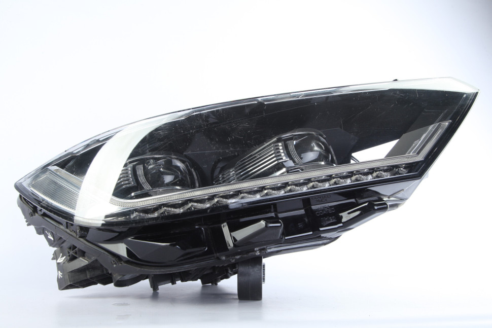 Фара правая LED Volkswagen Passat B8 2014 дорестайлинг OEM 3G1941082G
