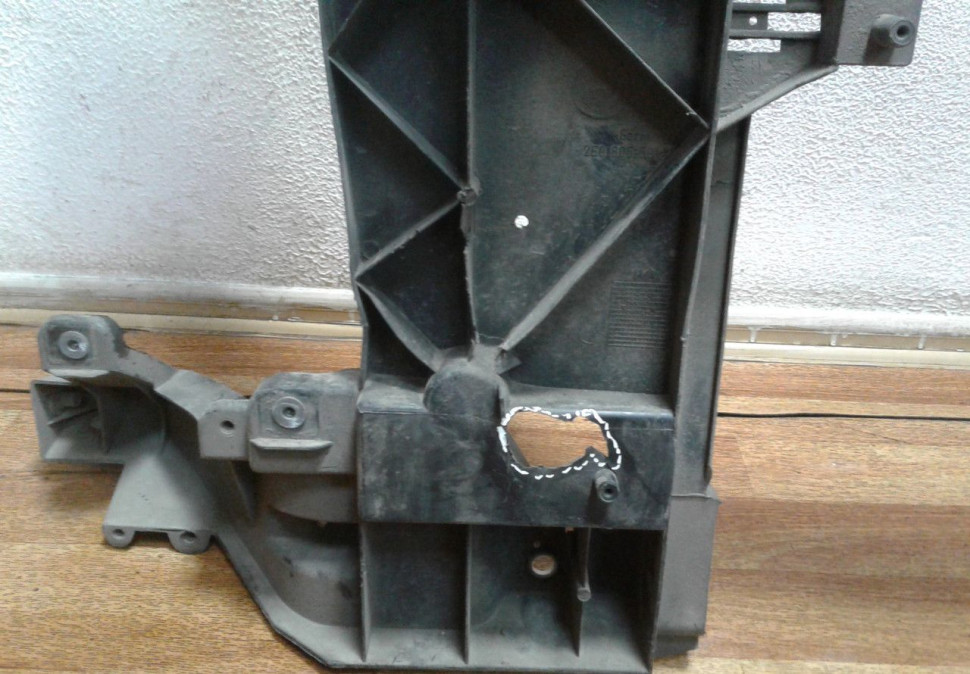 Панель передняя Volkswagen Crafter (слом. часть, трещина крепления) oem 2e0805591a Панель передняя Volkswagen Crafter (слом. часть, трещина крепления) oem 2e0805591a