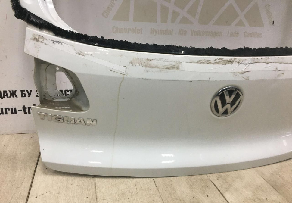 Крышка багажника Volkswagen Tiguan 1 2007 oem 5N0827025G Крышка багажника Volkswagen Tiguan 1 2007 oem 5N0827025G