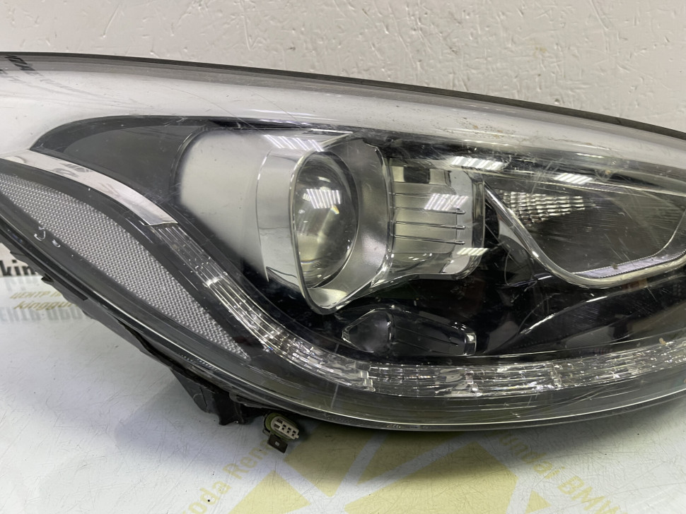 Фара правая Hyundai ix35 Диод сломаны крепления oem 921022y000 Фара правая Hyundai ix35 Диод сломаны крепления oem 921022y000