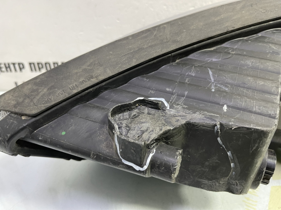 Фара правая Hyundai ix35 Диод сломаны крепления oem 921022y000 Фара правая Hyundai ix35 Диод сломаны крепления oem 921022y000