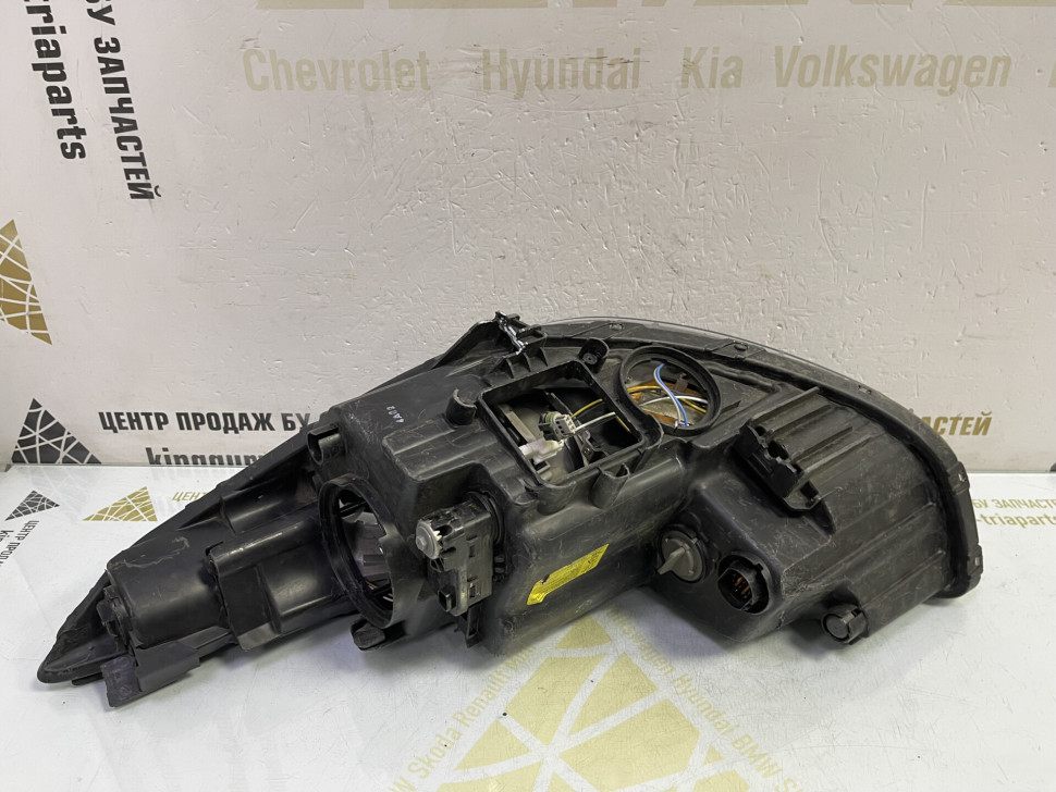 Фара правая Hyundai ix35 Диод сломаны крепления oem 921022y000 Фара правая Hyundai ix35 Диод сломаны крепления oem 921022y000