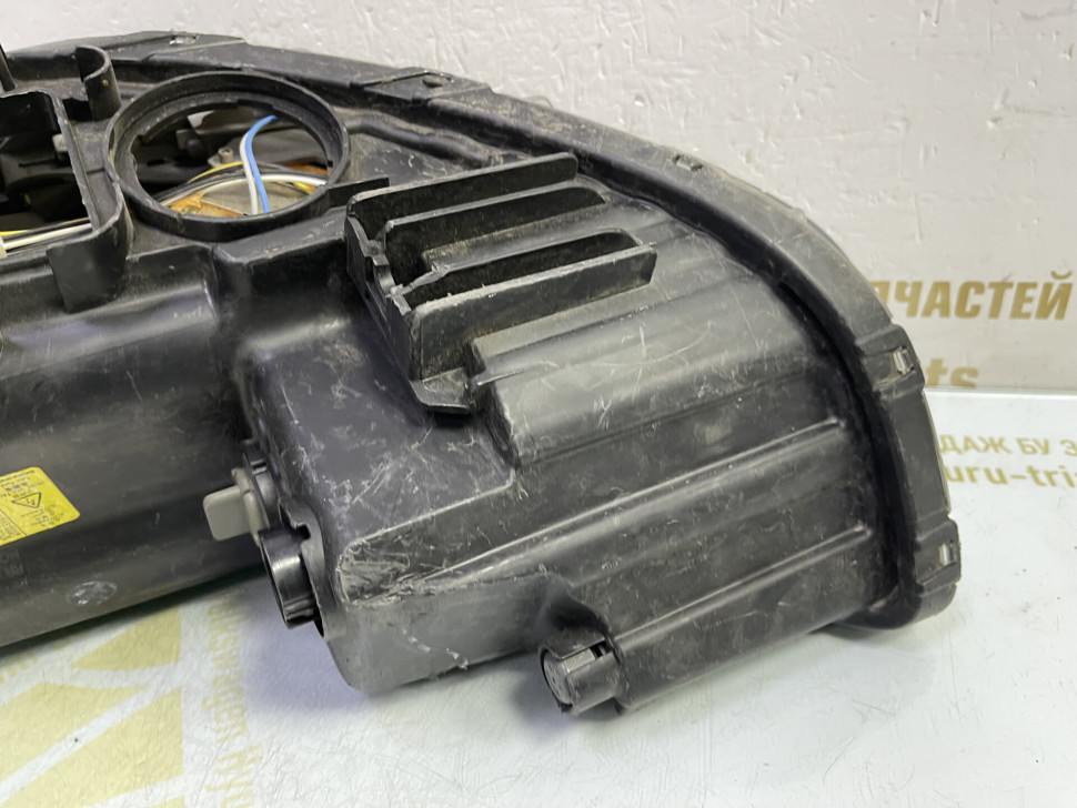 Фара правая Hyundai ix35 Диод сломаны крепления oem 921022y000 Фара правая Hyundai ix35 Диод сломаны крепления oem 921022y000