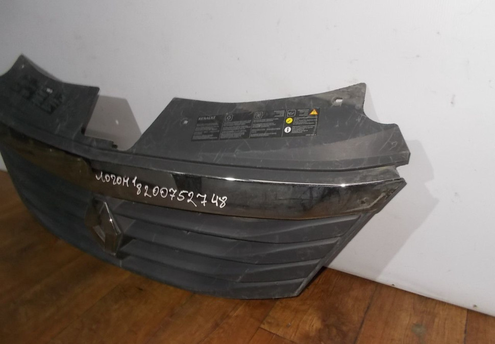 Решетка радиатора бу Renault Logan 1 рестайлинг OEM 8200752748 Решетка радиатора бу Renault Logan 1 рестайлинг OEM 8200752748