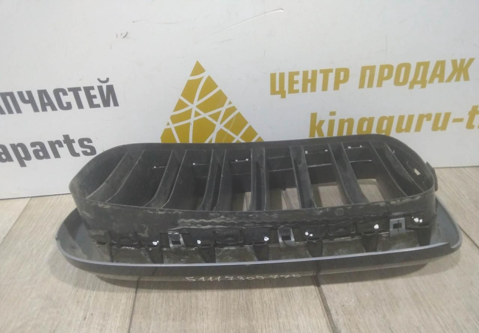 Решетка радиатора правая бу BMW X5 F15 OEM 51117309775